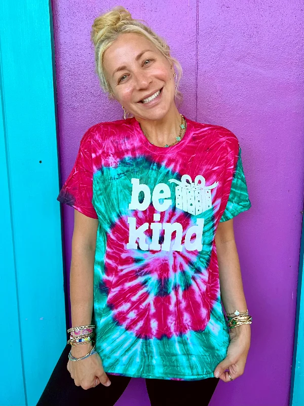 Be Kind Christmas Present Tee